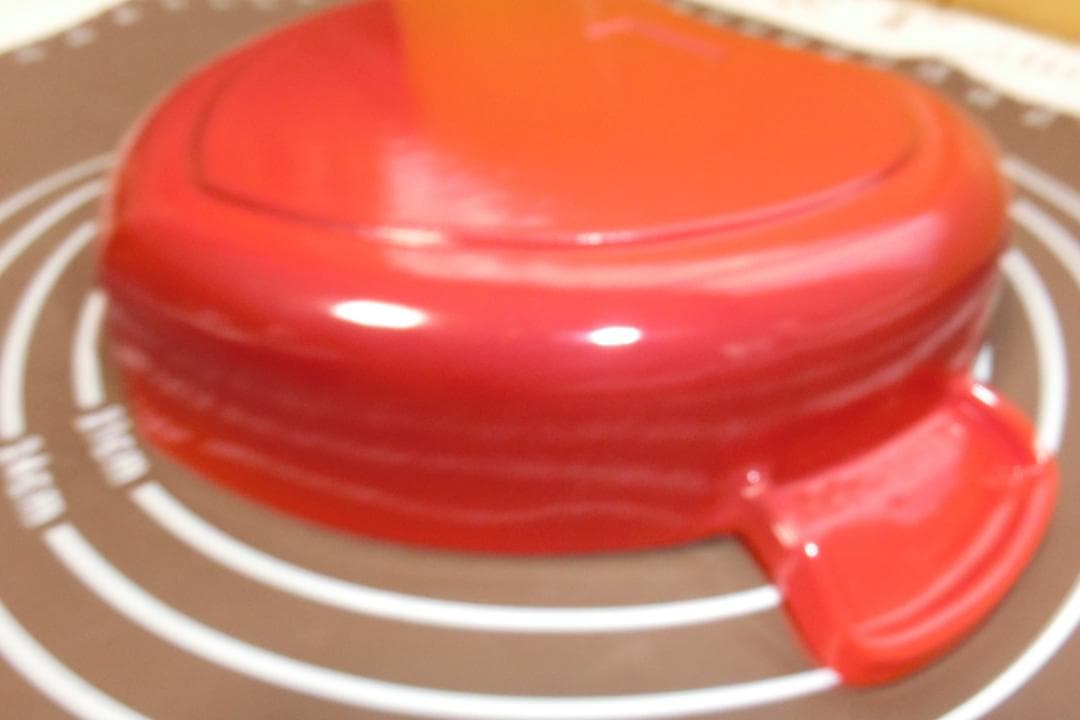 Le Creuset　直径約18ｃｍ　高さ約5ｃｍ