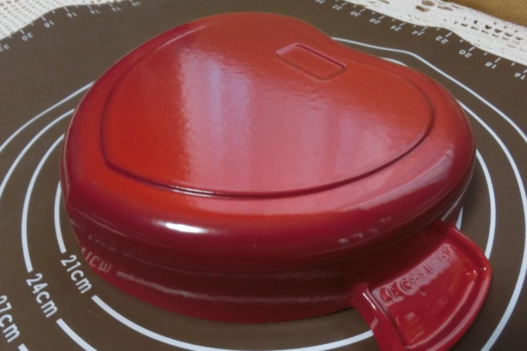 Le Creuset　直径約18ｃｍ　高さ約5ｃｍ