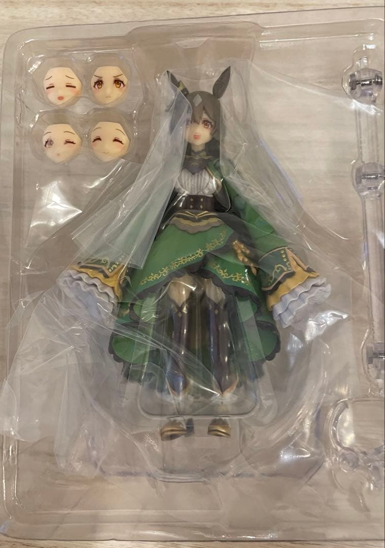 S.H.Figuarts サトノダイヤモンド、キタサンブラックセット