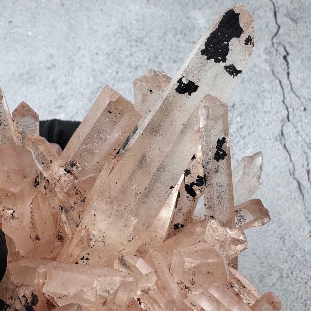 G-156マダガスカル産 オレンジピンククォーツクラスター 天然石　水晶原石