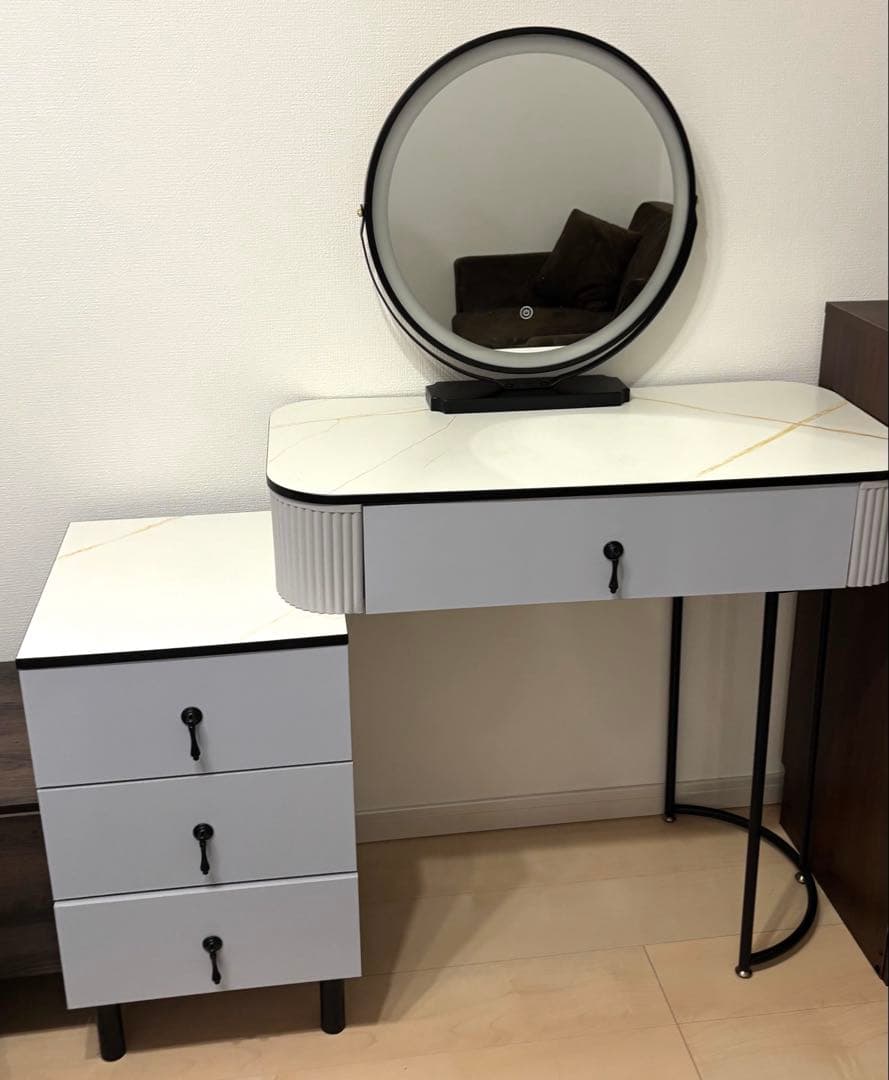 引越しの為値下げ【美品/定価11万円】ドレッサー／メイク台／YVYKFZD