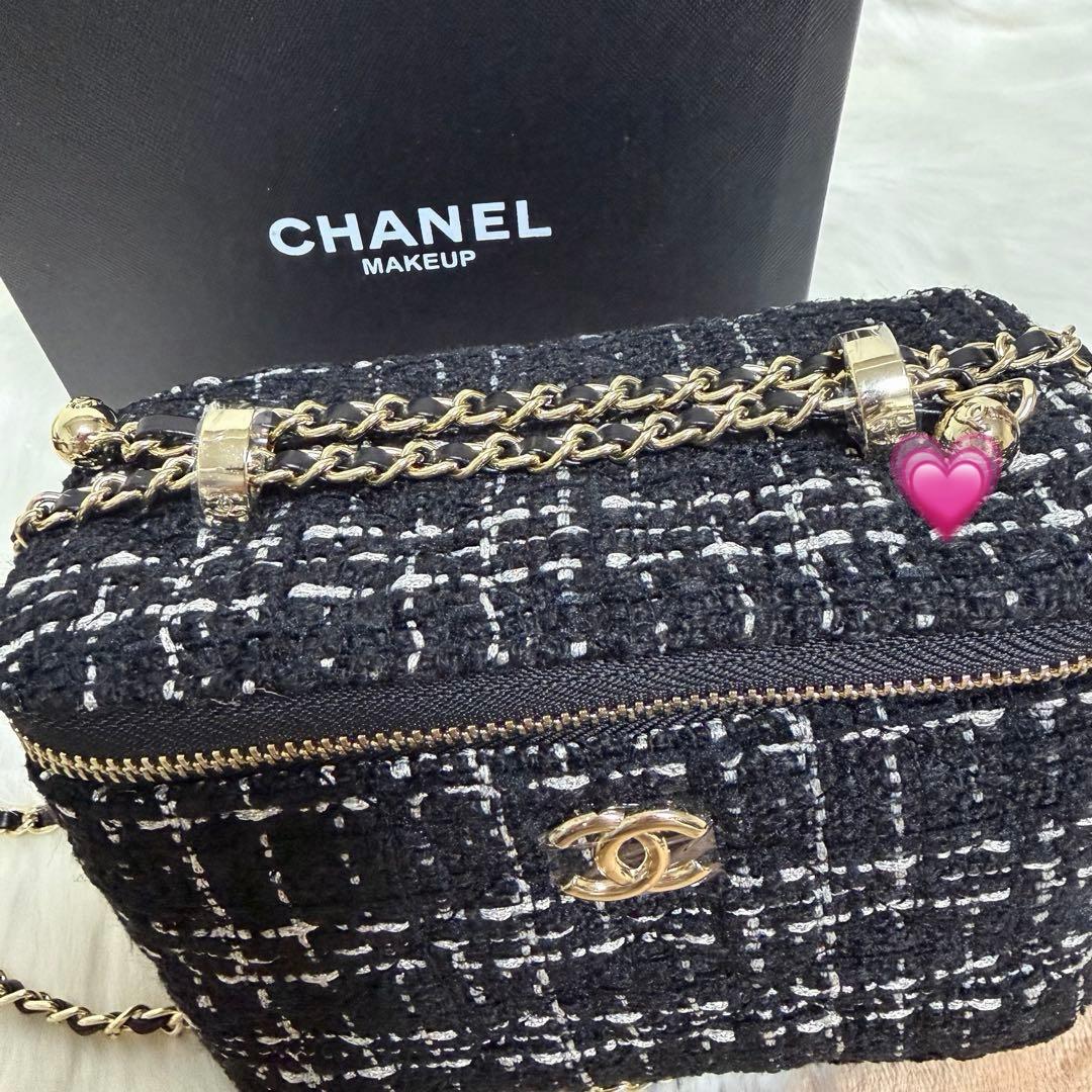Chanel VIP ギフト ツイード ショルダーバッグ