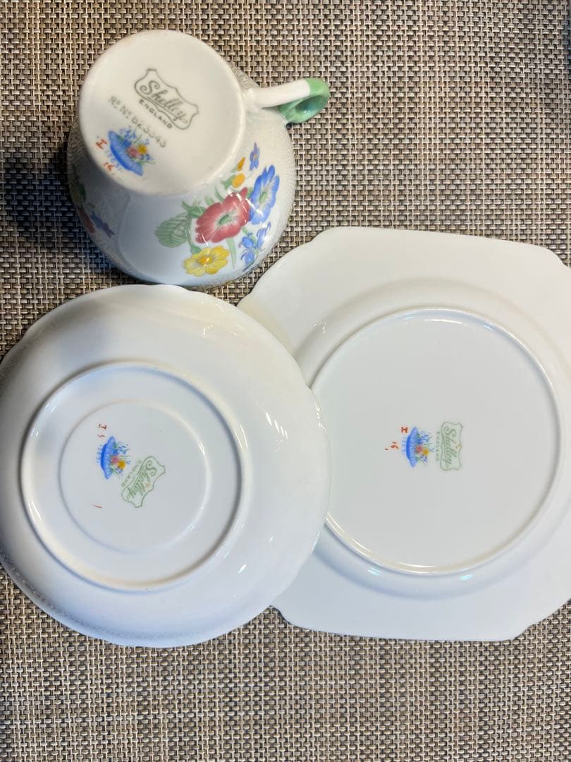 shelly ワイルドフラワー　トリオ(カップ、ソーサー、プレート)4点セット