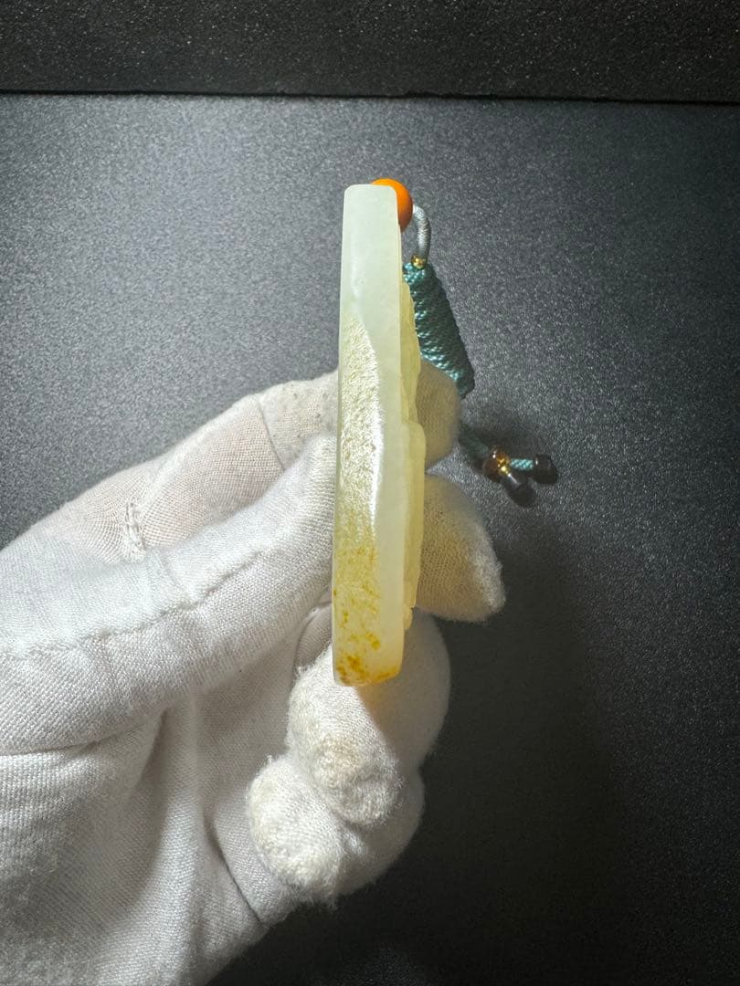 【貴重】本玉 新疆産和田玉 仏像 香港玉彫刻名匠作品 ペンダント 旧家蔵出し