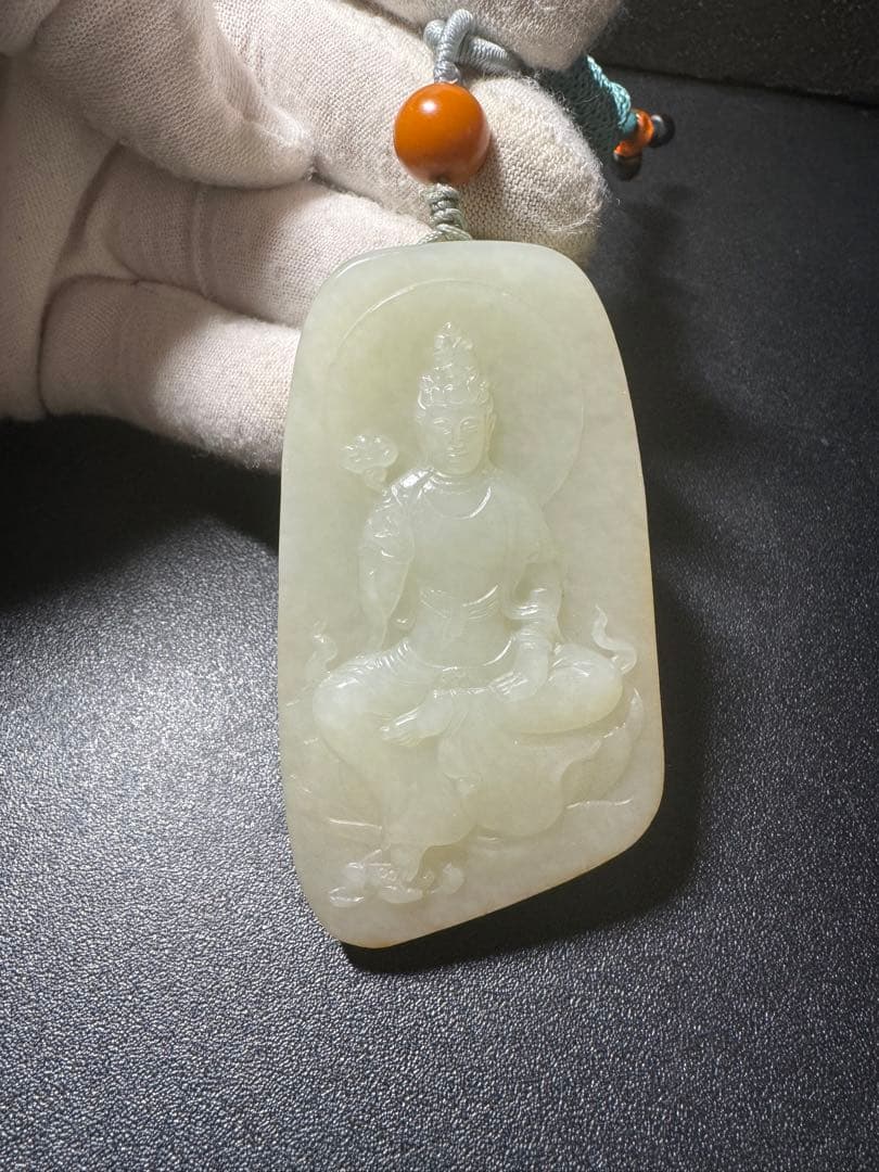 【貴重】本玉 新疆産和田玉 仏像 香港玉彫刻名匠作品 ペンダント 旧家蔵出し