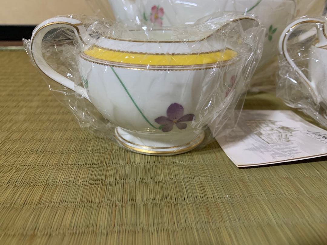 ノリタケ　ヴィヴィットソロボーン　ティーポット、クリーマー、シュガーポット