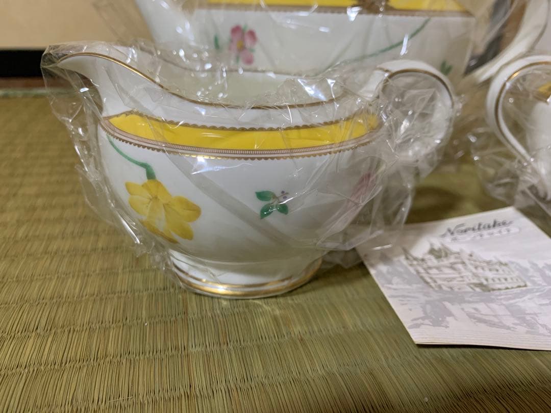 ノリタケ　ヴィヴィットソロボーン　ティーポット、クリーマー、シュガーポット