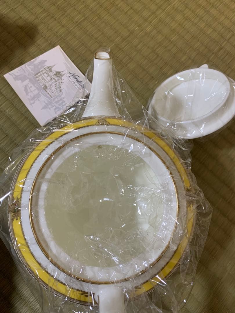 ノリタケ　ヴィヴィットソロボーン　ティーポット、クリーマー、シュガーポット