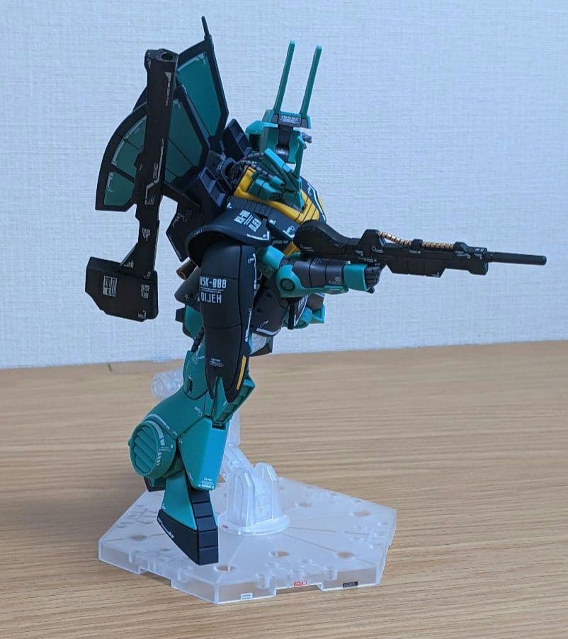 人は同じ過ちを繰り返す。まったく…」ガンプラ完成品 1/144 HG