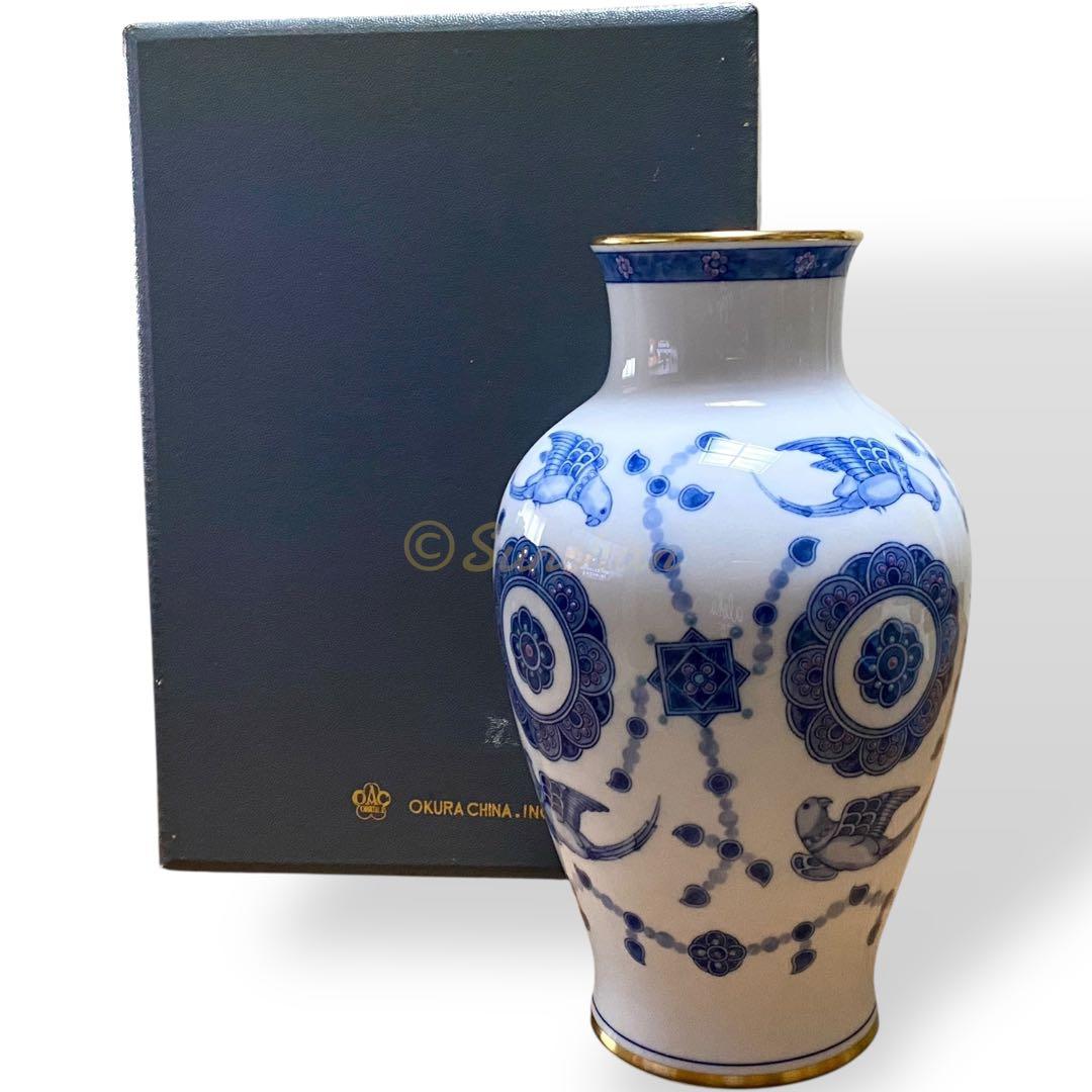 美品】 大倉陶園 OKURA 瑞鳥文花瓶 呉須更紗鳥絵 専用箱・商品タグ付き