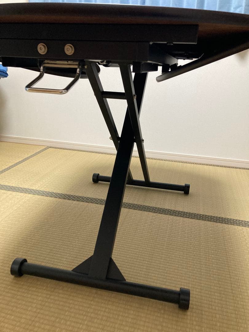 昇降付きテーブル