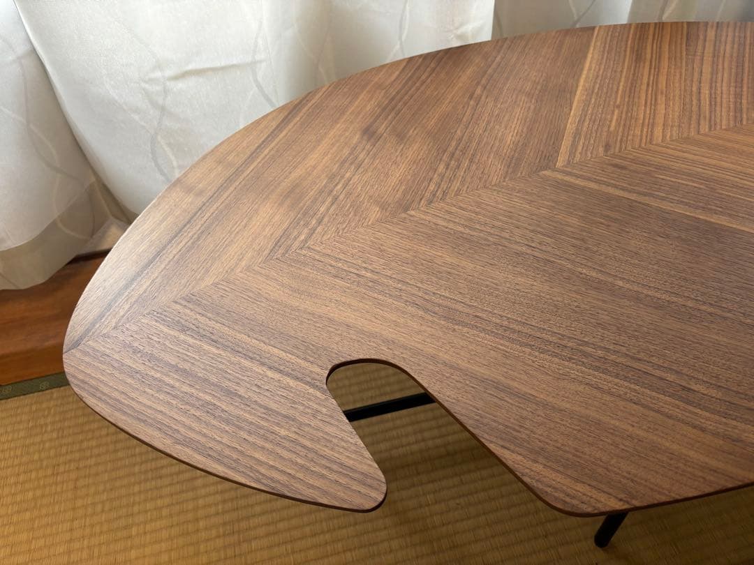 埼玉越谷市にて引き取り希望　サイドテーブル　コーヒーテーブル　葉型　木製