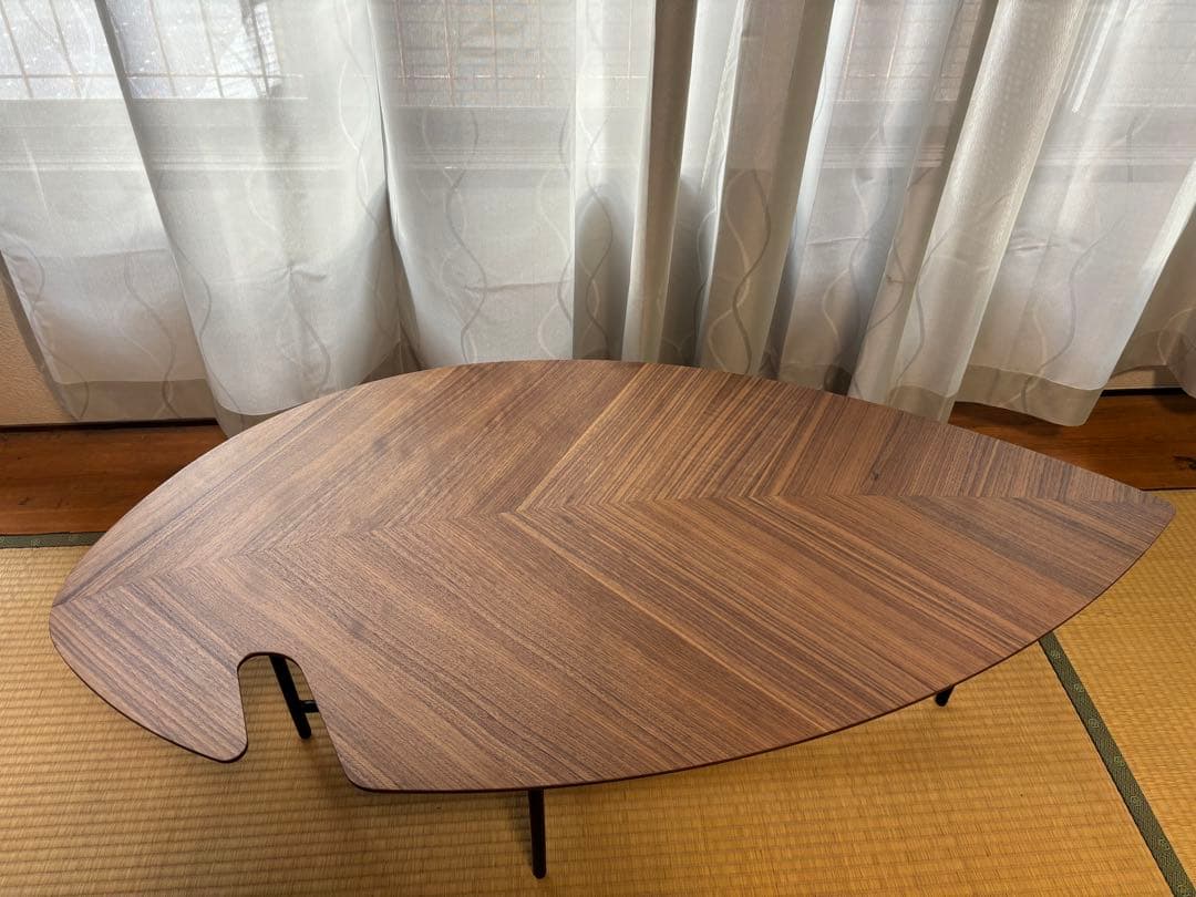 埼玉越谷市にて引き取り希望　サイドテーブル　コーヒーテーブル　葉型　木製