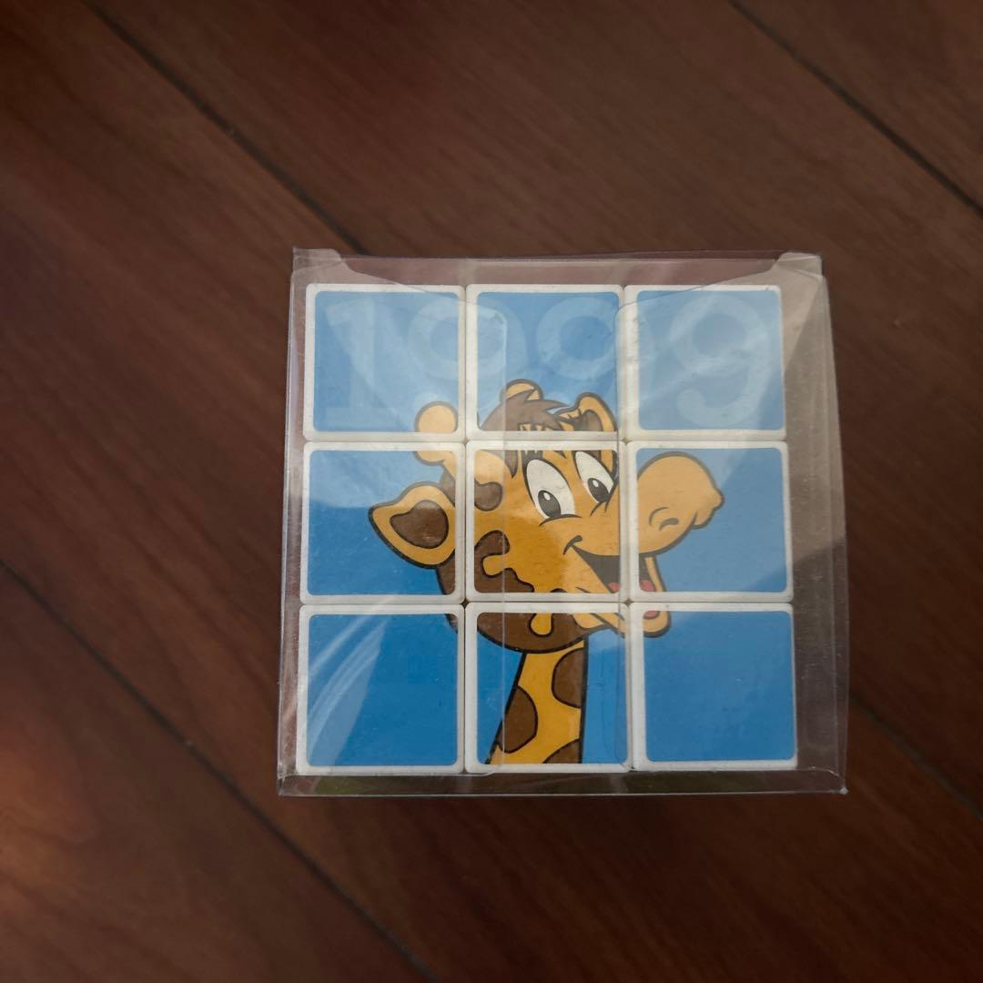 Toys R Us キリン　ルービックキューブ　非売品