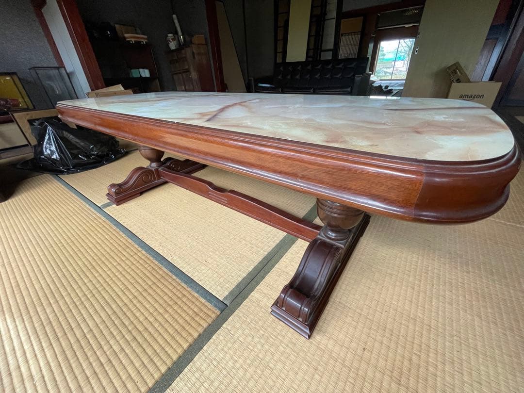 大理石風天板の長方形テーブル