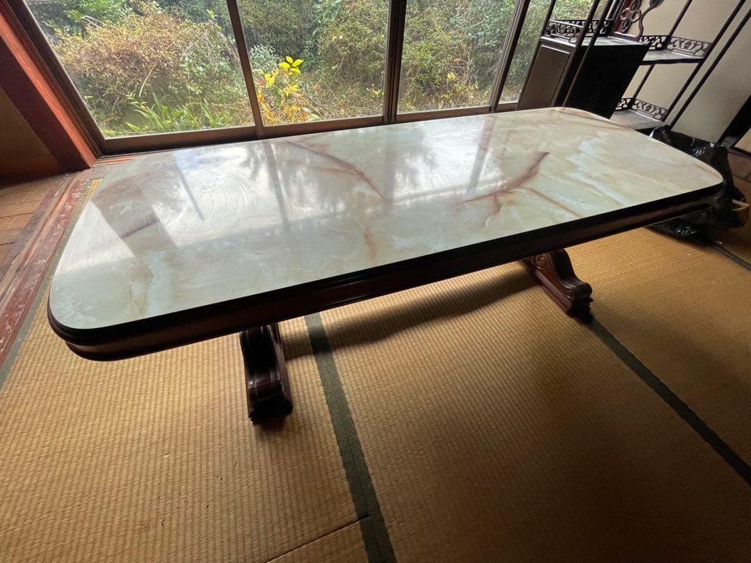 大理石風天板の長方形テーブル