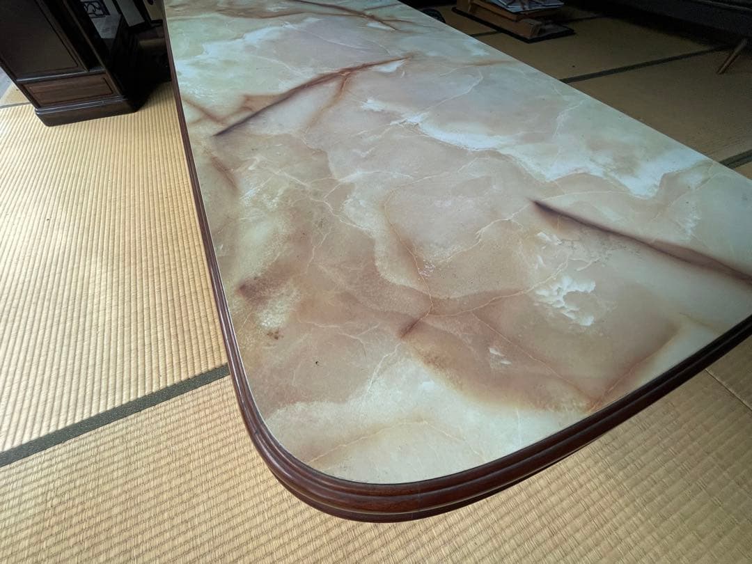 大理石風天板の長方形テーブル