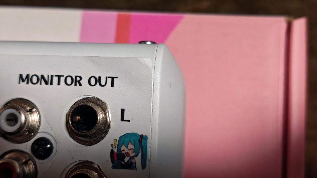 中古】AG03MK2 ホワイト 初音ミクオーバーレイシート貼付け済み - メルカリ