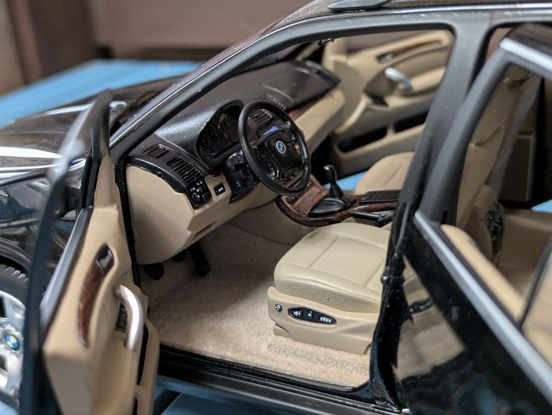 京商 BMW X5 4.4i ミニカー　1:18