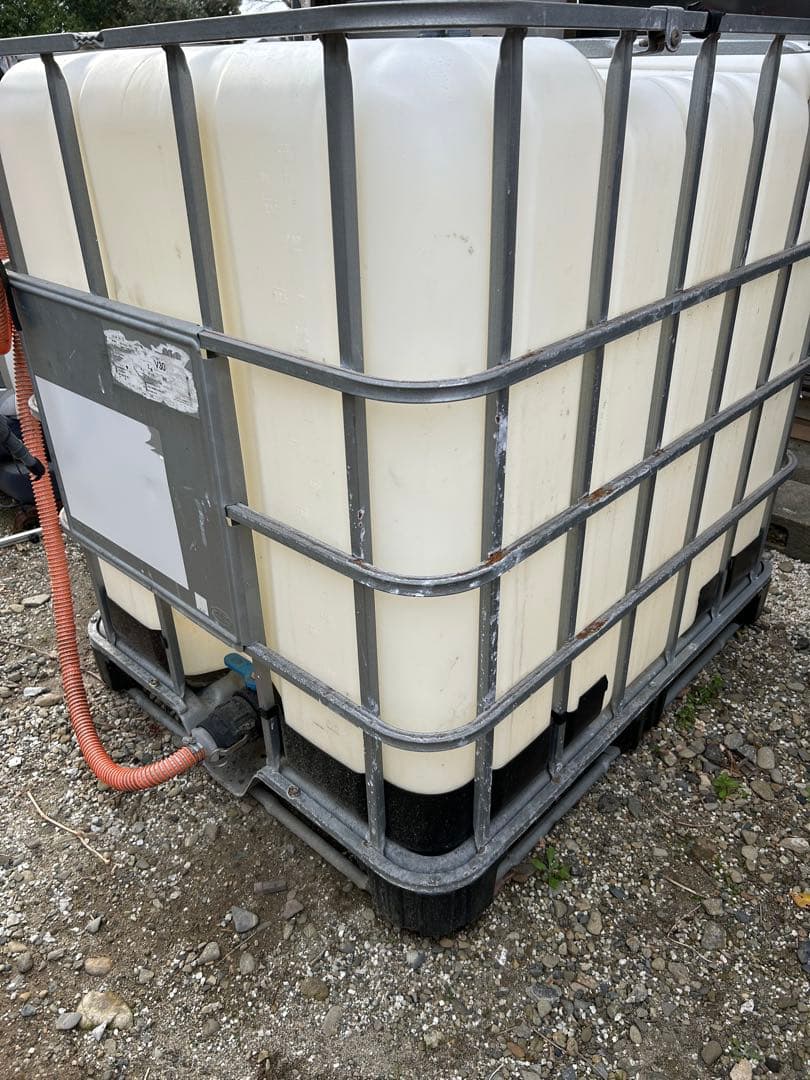 ［引き取り限定］大型プラスチック貯水タンク 雨水タンクホース付き農業