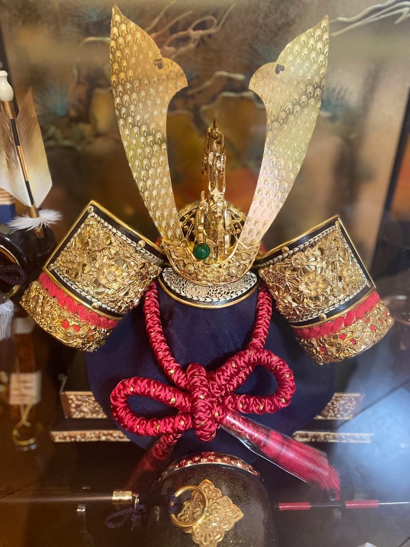 久月　兜　ガラスケース入り