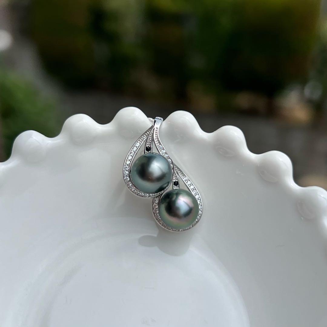 2粒タヒチ黒蝶真珠ペンダントトップ　パールネックレストップ　8.3mm シルバー