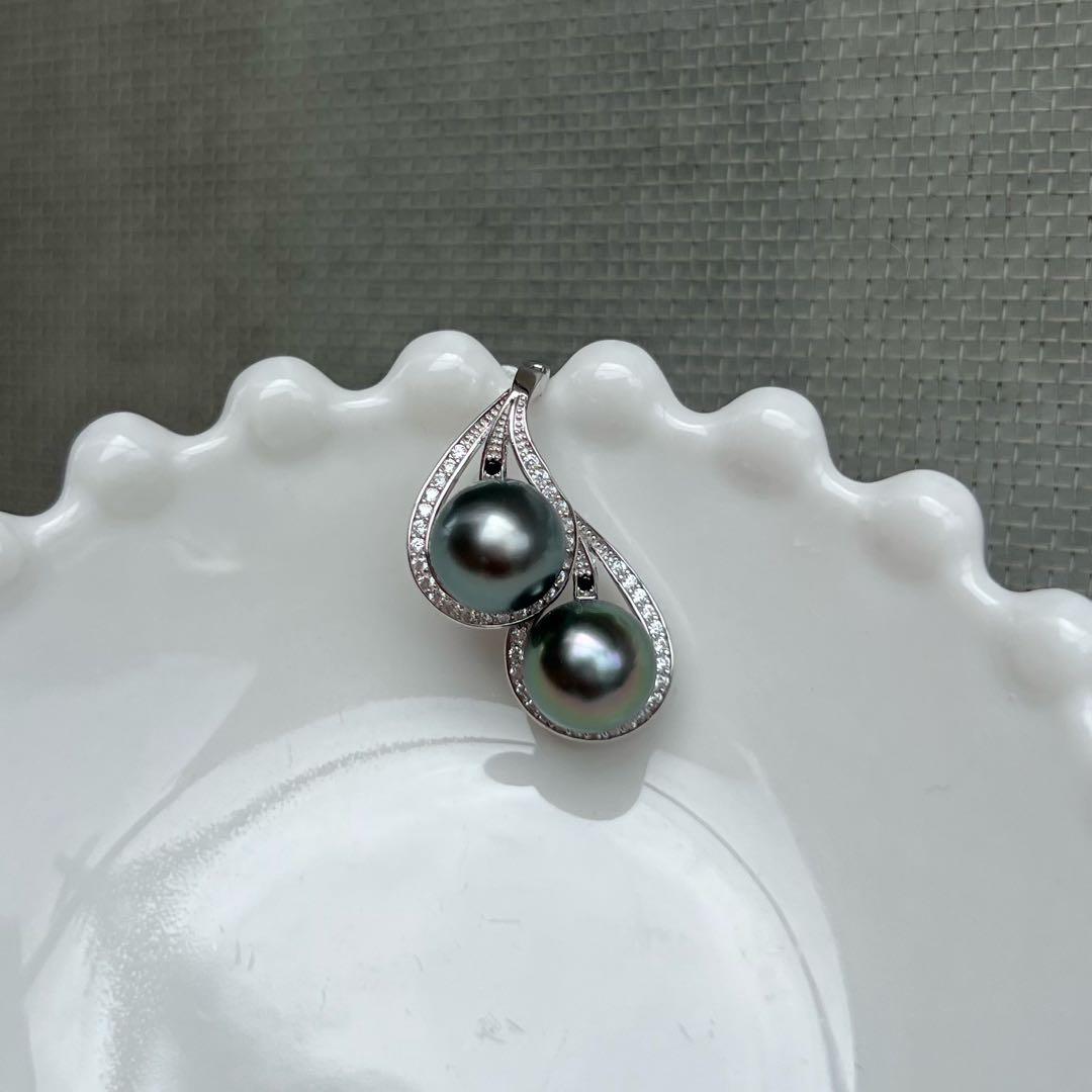 2粒タヒチ黒蝶真珠ペンダントトップ　パールネックレストップ　8.3mm シルバー