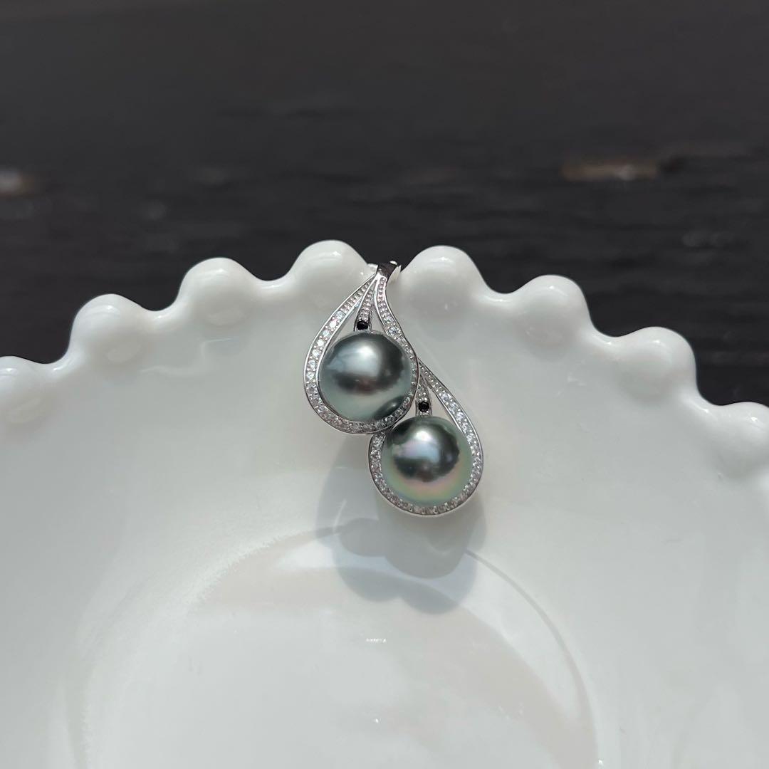 2粒タヒチ黒蝶真珠ペンダントトップ　パールネックレストップ　8.3mm シルバー