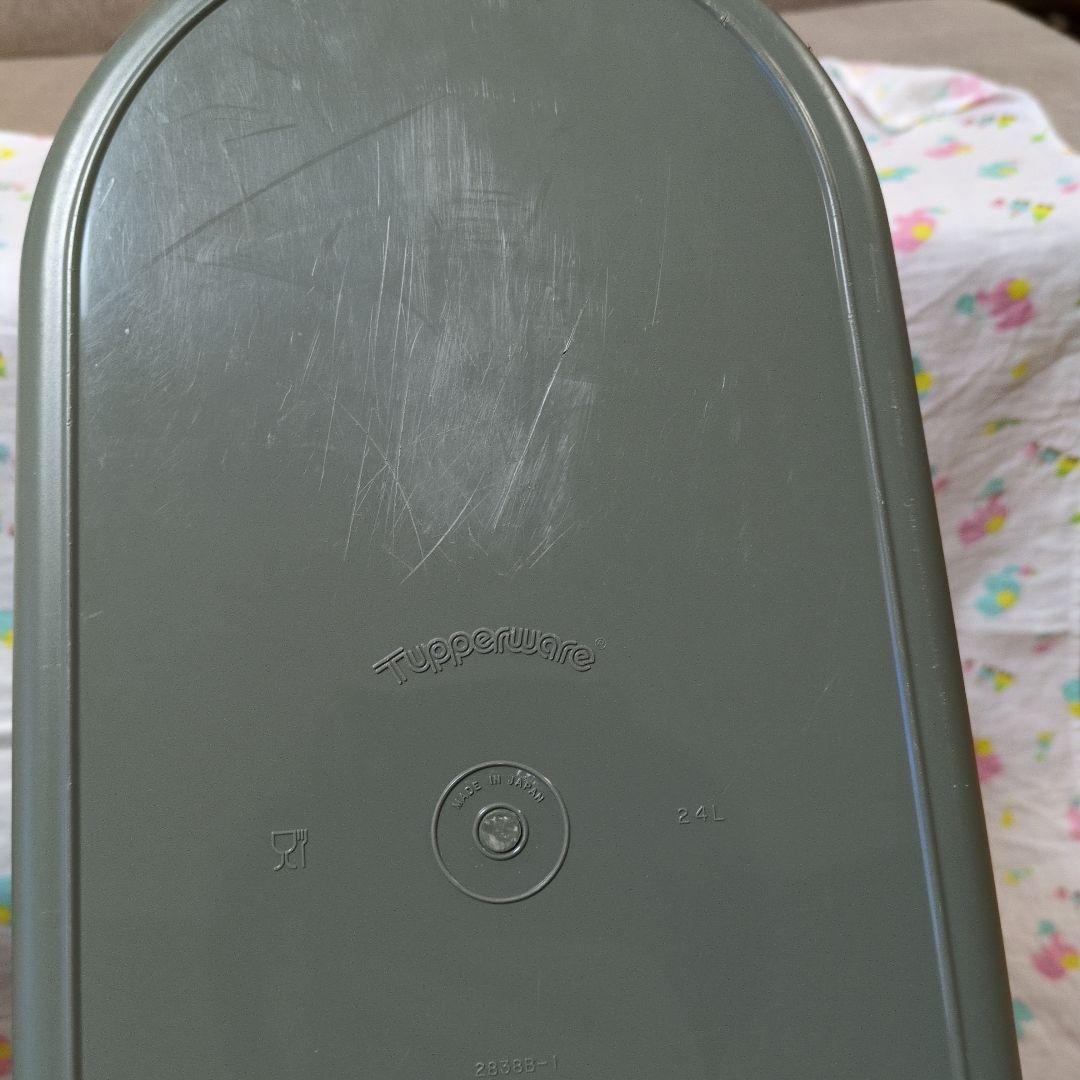 Tupperware　食品保存容器　米びつ