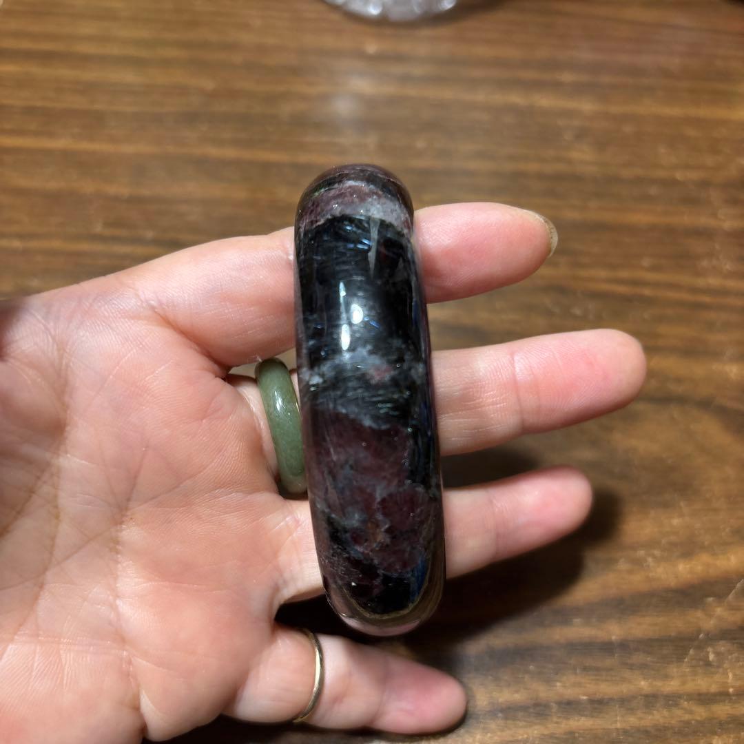 天然石くり抜き ヌーマイトインガーネット バングル ブレスレット