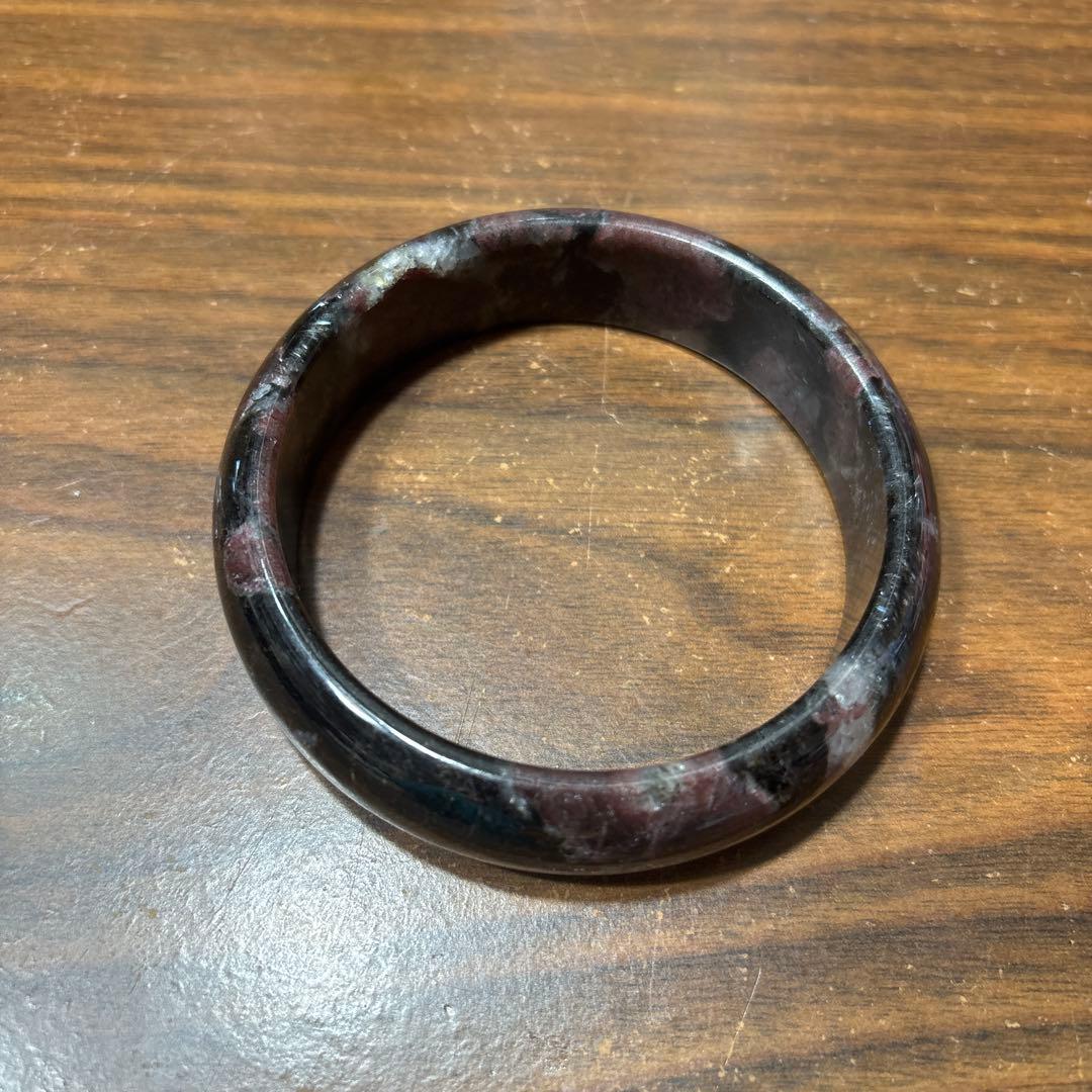 天然石くり抜き ヌーマイトインガーネット バングル ブレスレット