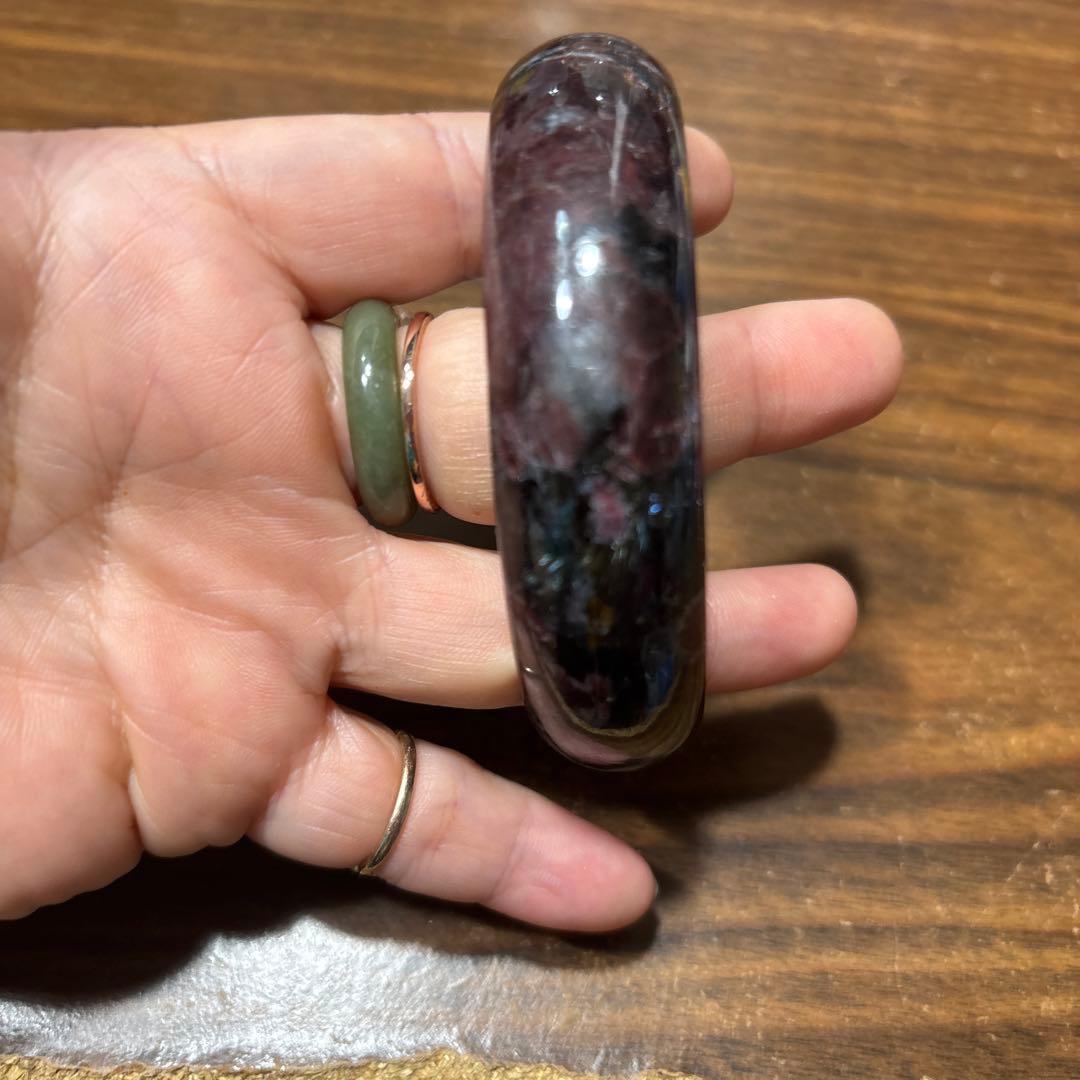 天然石くり抜き ヌーマイトインガーネット バングル ブレスレット