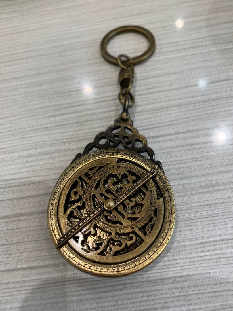 真鍮 アストロラーベ キーホルダー - メルカリ