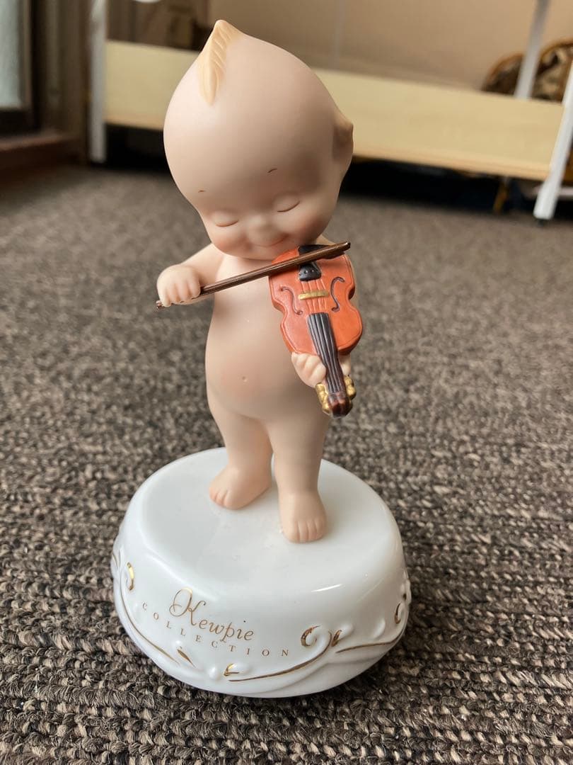 セキグチキューピー バイオリン フィギュア　オルゴール