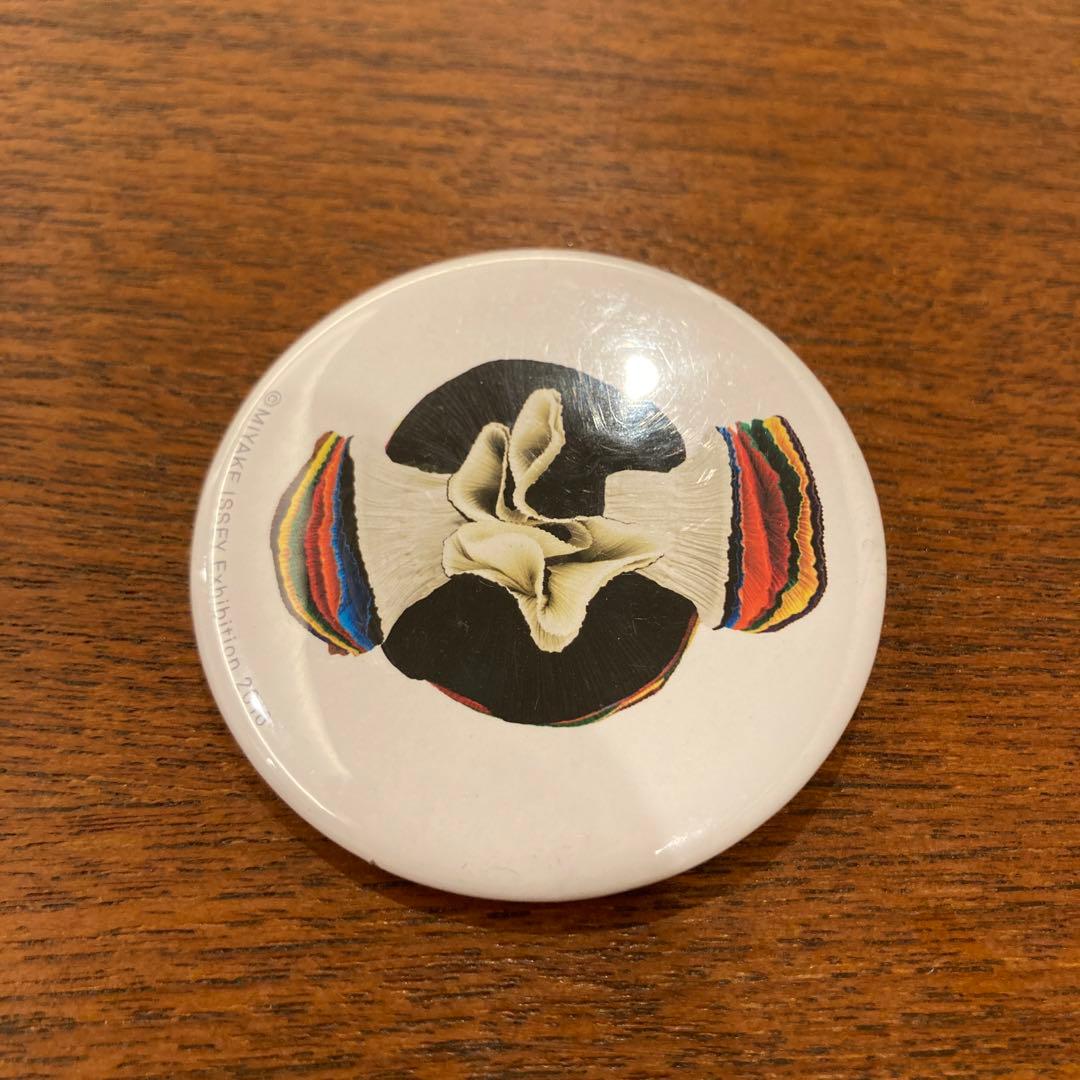 イッセイミヤケ_缶バッジ - メルカリ