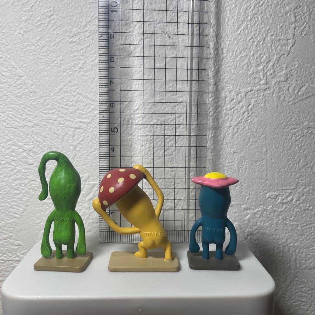 こびとづかんフィギュア クサマダラオオコビト・ベニキノコビト