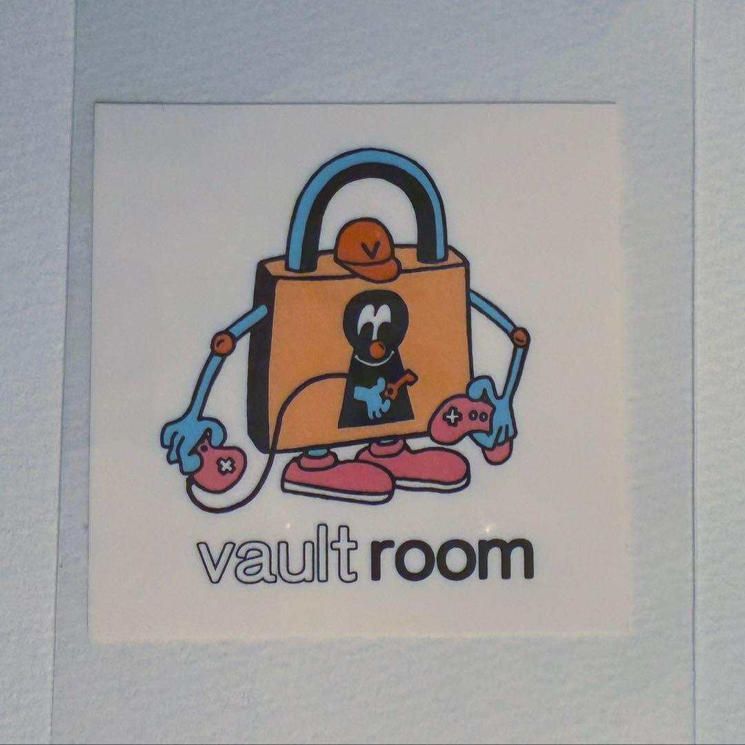 vaultroom ステッカー ③ - メルカリ