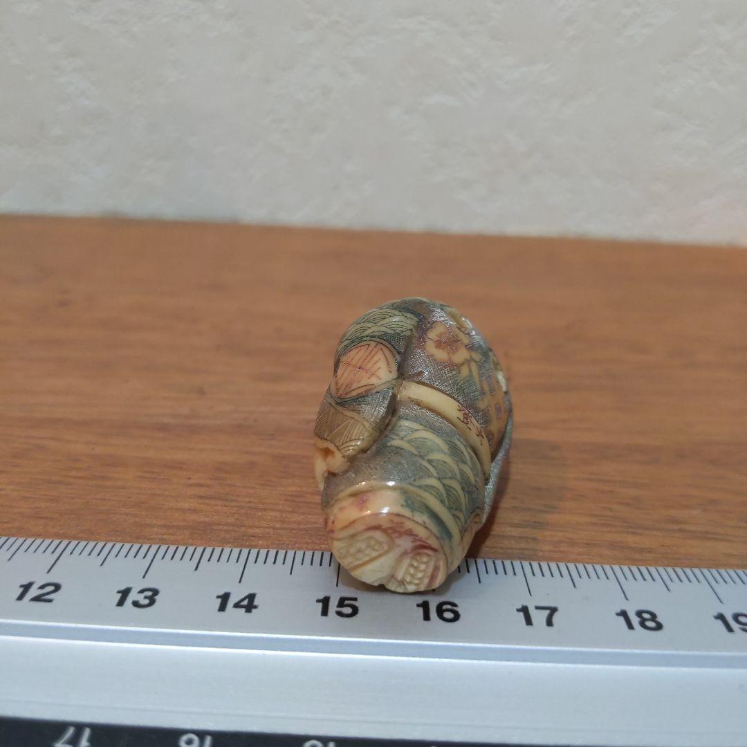 時代提物 縁起物彩色根付 天然素材 在銘【唐仙人】高さ約4.1cm 重さ約