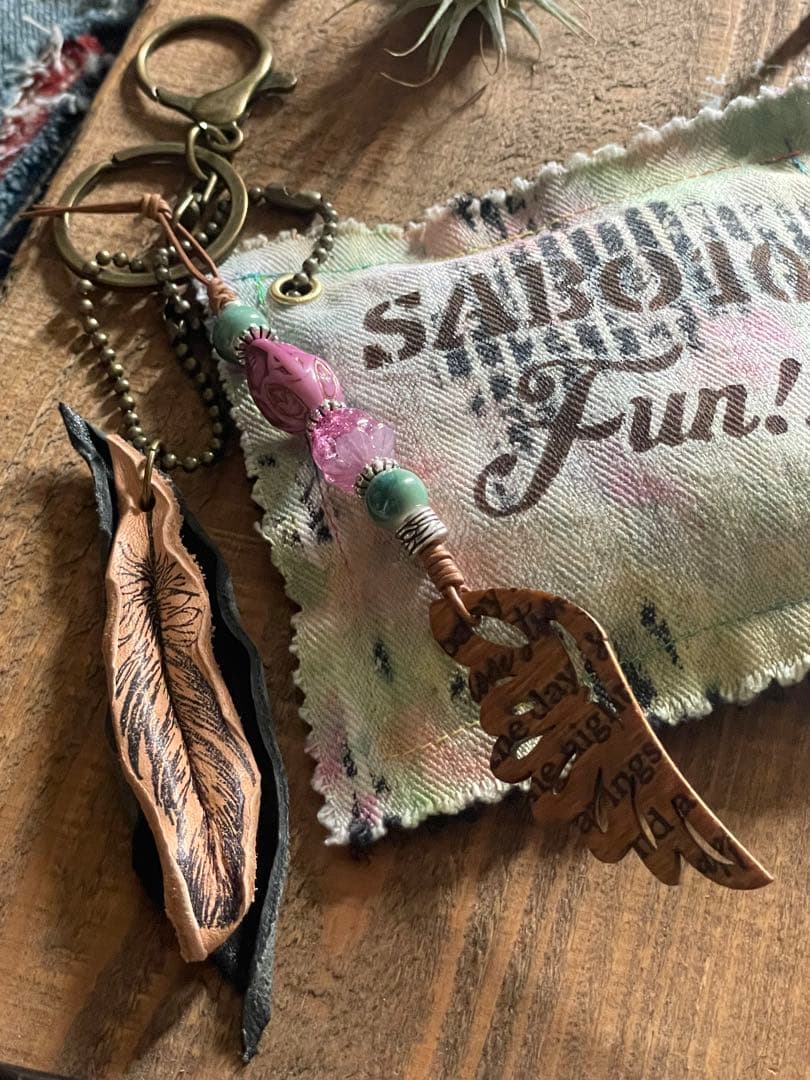 No.144フェザー with ヒノキチップチャーム‪·̩͙꒰ঌ