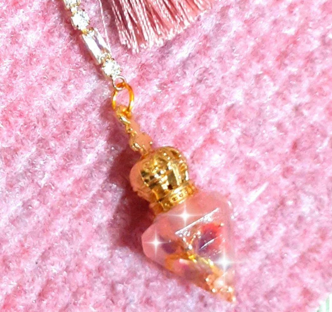 865➰レジンオルゴナイト天然石　ストロベリークォーツ　ダイヤ型ストラップ