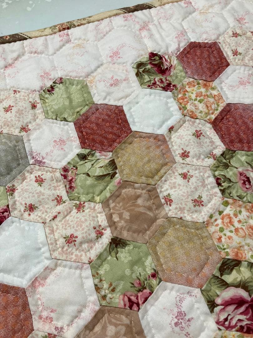 パッチワーク キルト ハンドメイド ヘキサゴン 六角形 カバー マット
