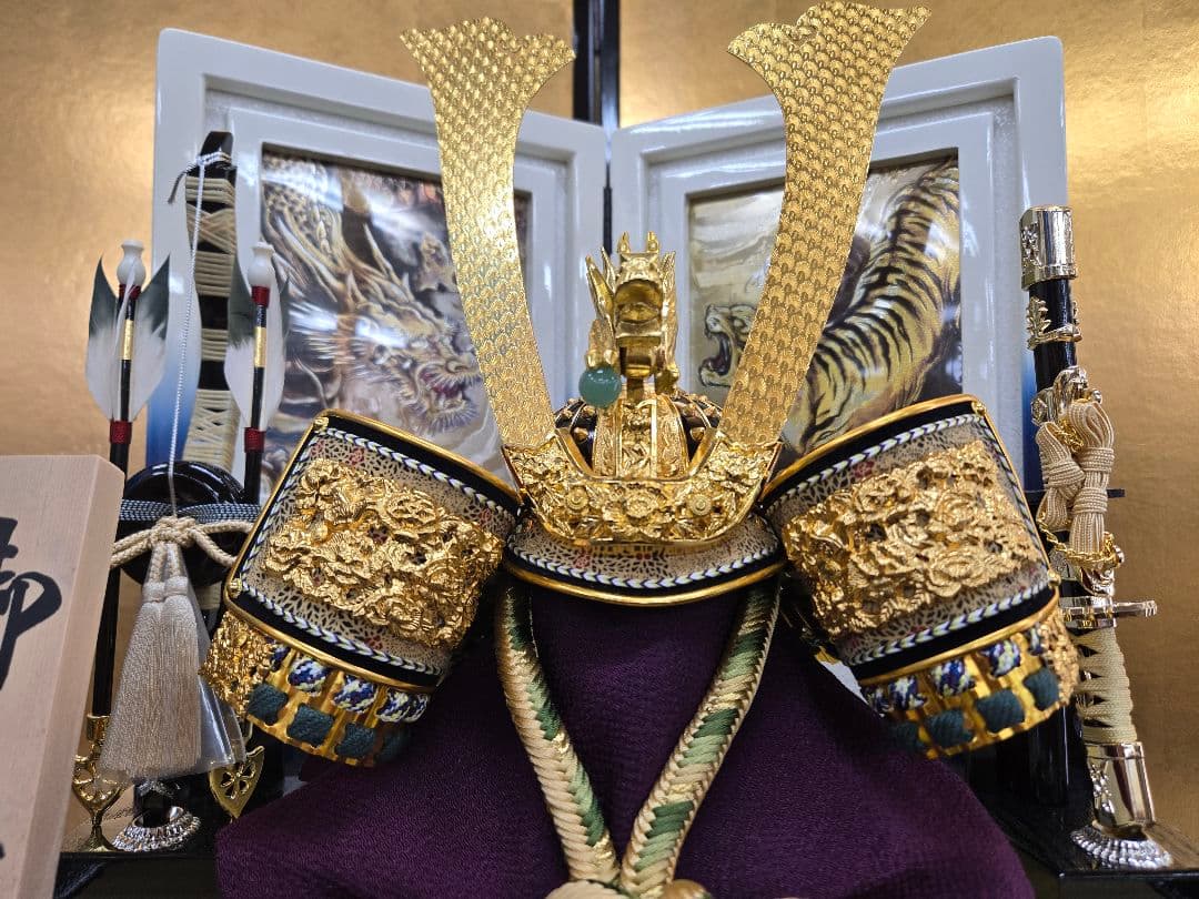 【展示品限り】五月人形　兜　鍬形　収納飾り　※閉店セール　S44
