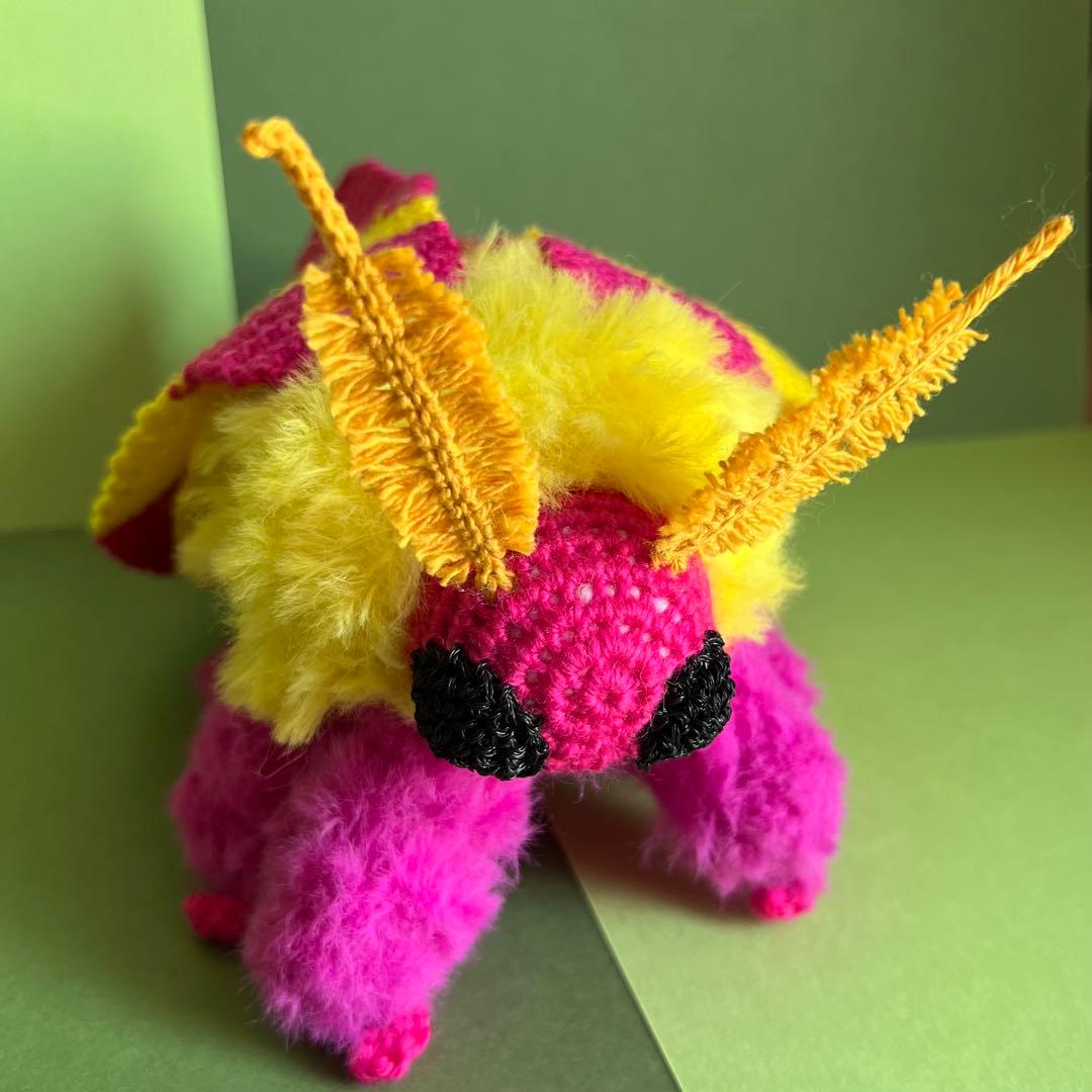 ゆかり様オーダーメイドあみぐるみ　モモイロヤママユ