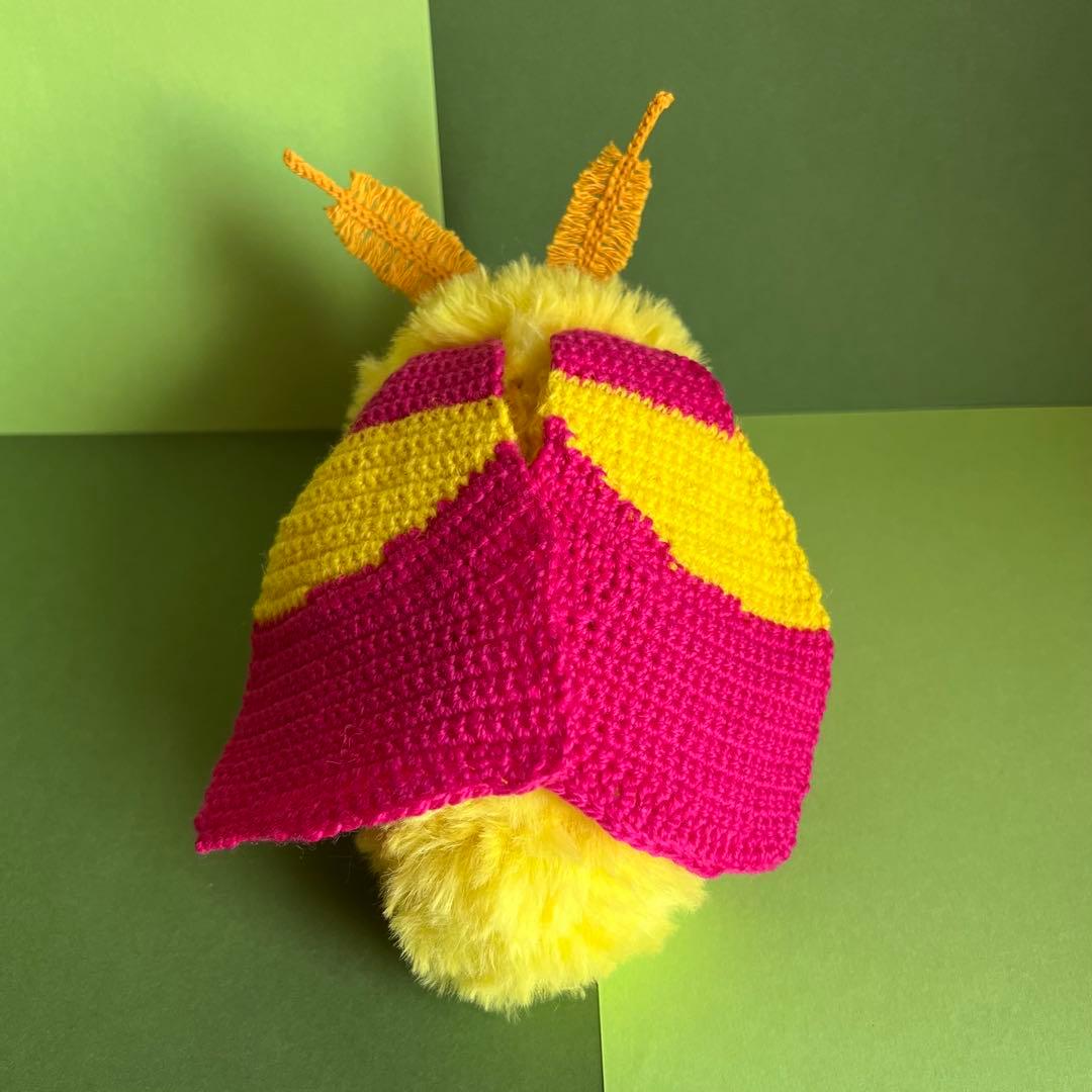 ゆかり様オーダーメイドあみぐるみ　モモイロヤママユ