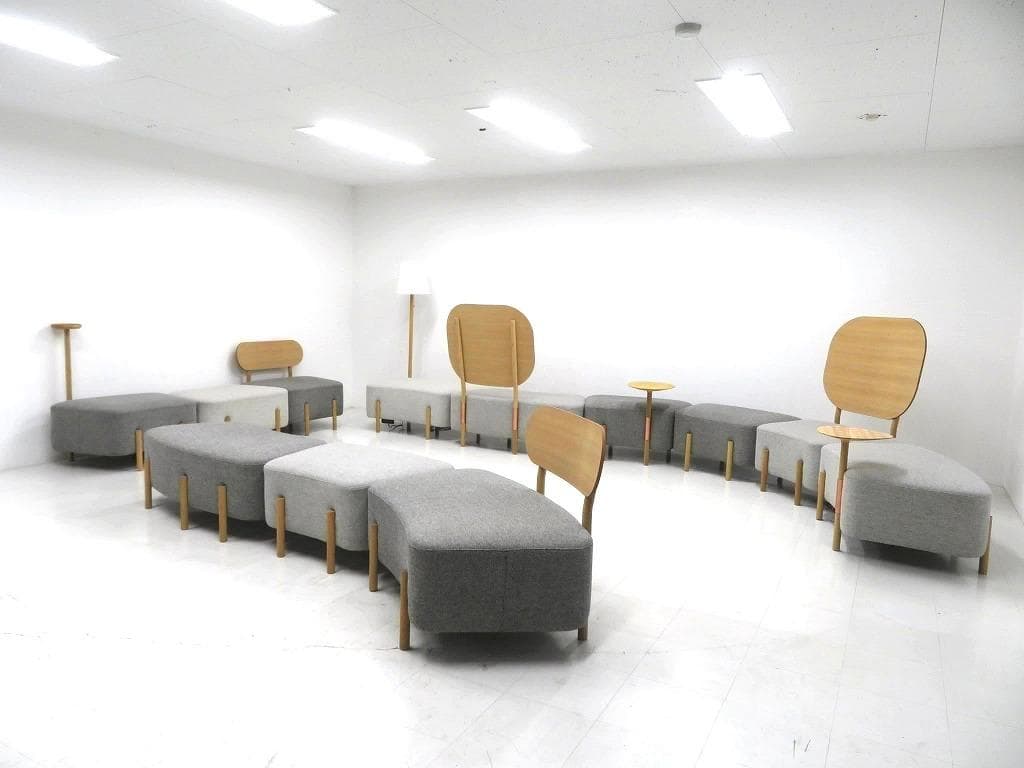 展示品　カリモク　ドラドラ　北欧　オーク材　ソファ　オットマン　スツール