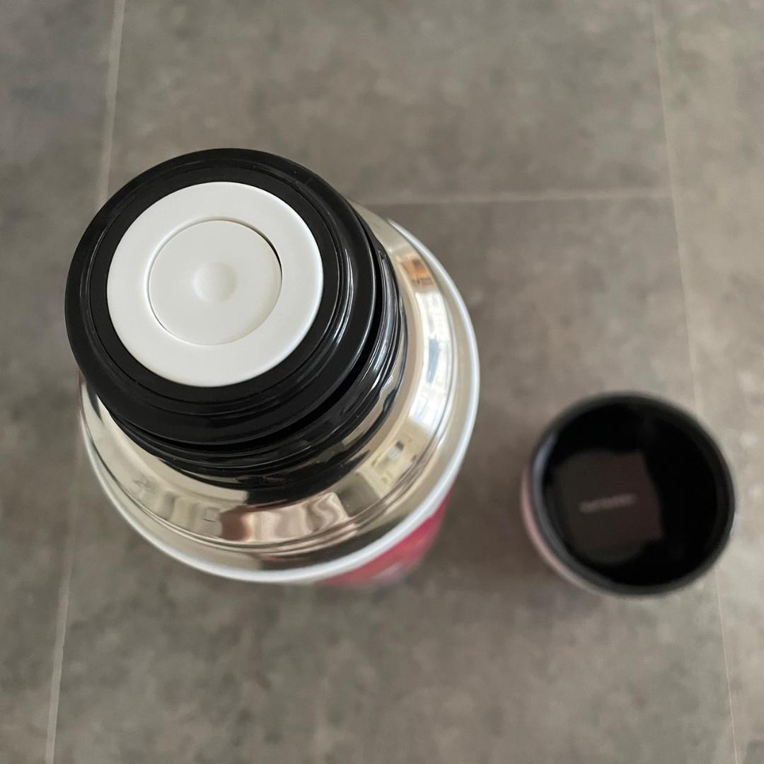 新品 Marimekko マリメッコ 水筒 魔法瓶 ウニッコ 1L 北欧 - メルカリ