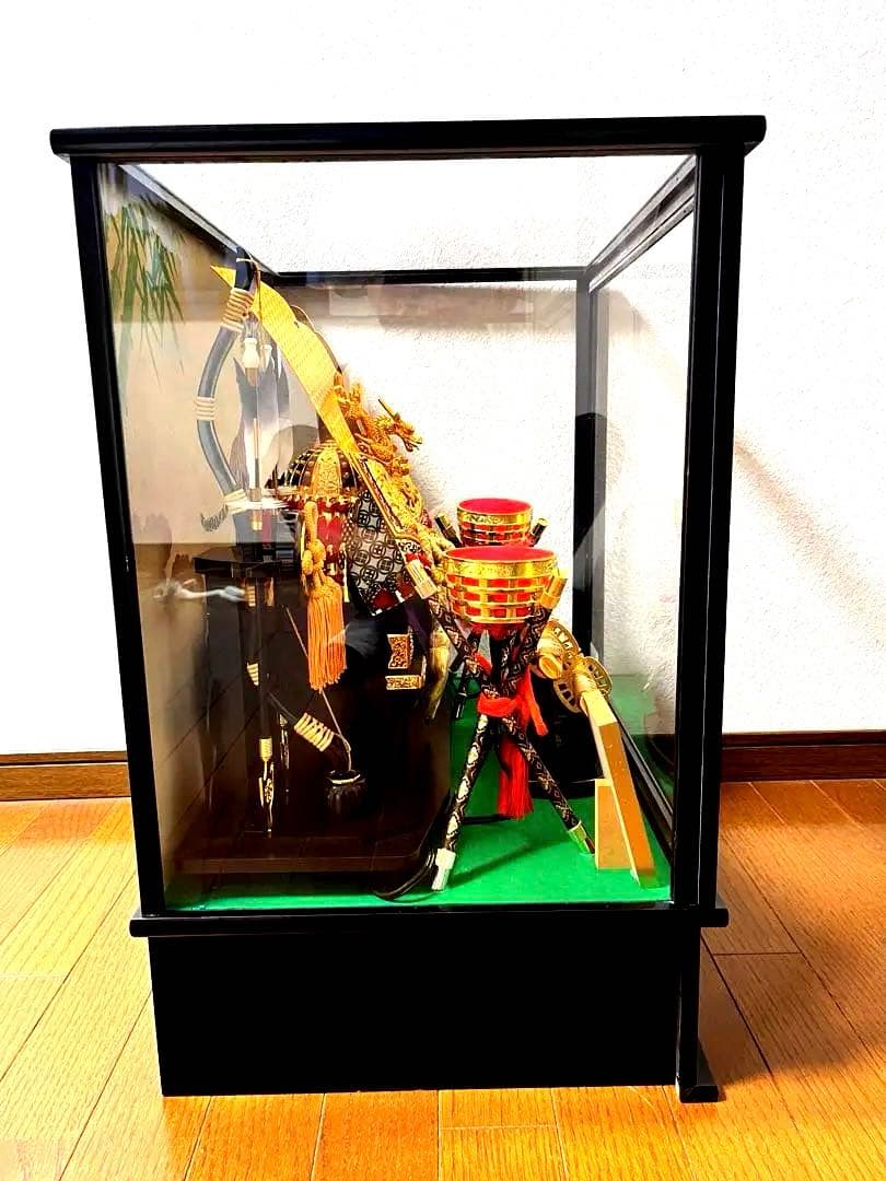 【新品同様】五月人形　兜ケース入り　オルゴール付き　13号吉徳工房