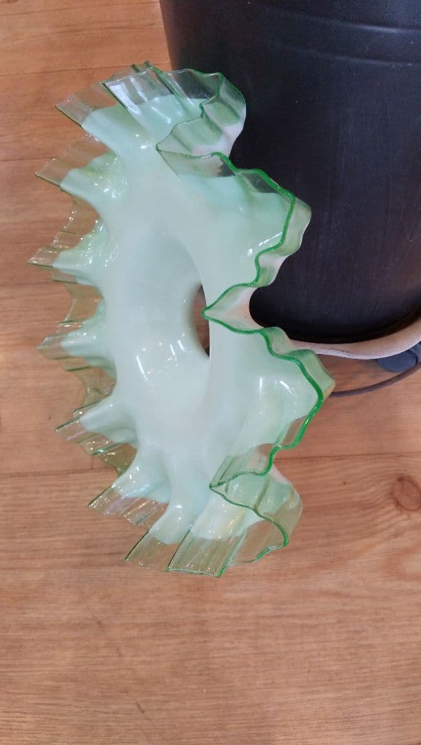 ランプシェード.電笠,花びらデザイン .フリル.アンティーク.骨董.レトロ