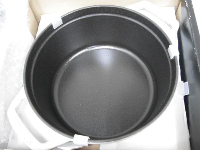 261/ストウブ ピコ・ココット ラウンド カンパーニュ 18cm 1.7L