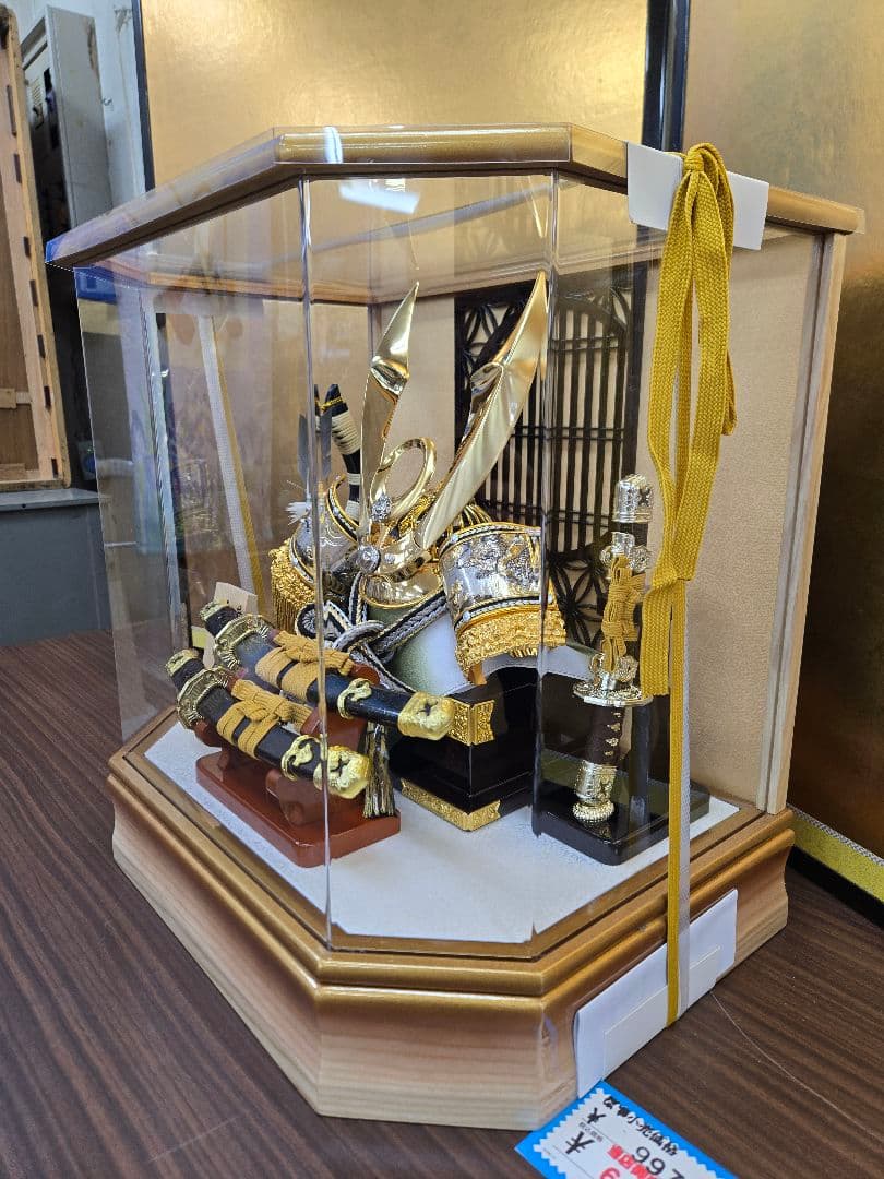 kooltkay【展示品限り】五月人形　兜　鍬形　ケース飾り　K10